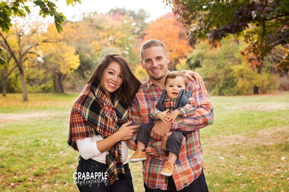 What to Wear Outdoor Fall Family Portraits