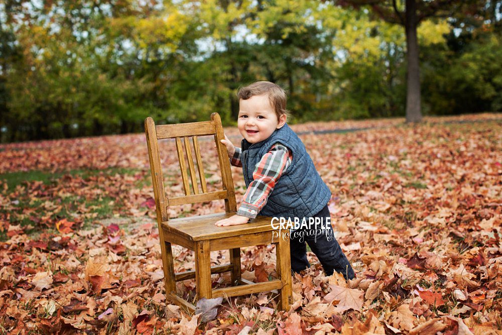 fall baby pictures outdoors ma