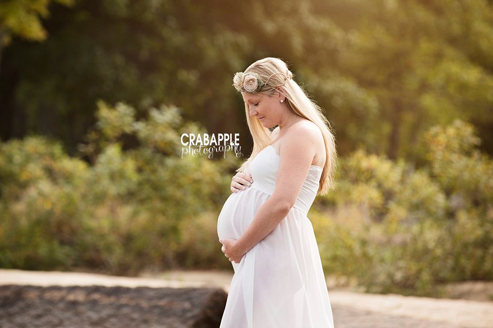 outdoor pregnancy photo massachusetts