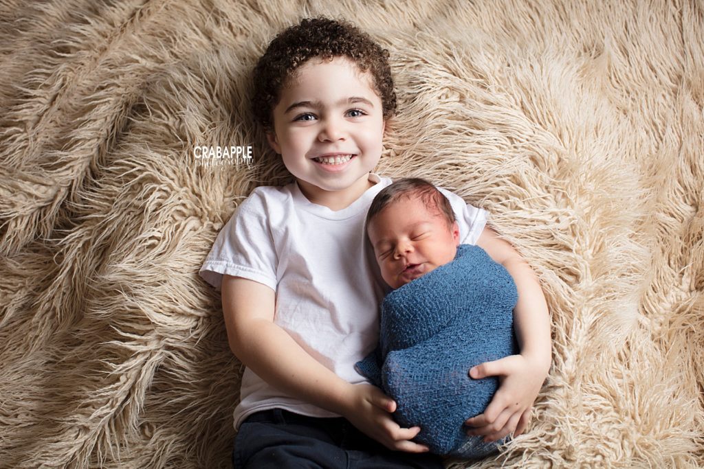 newborn portraits with big brother