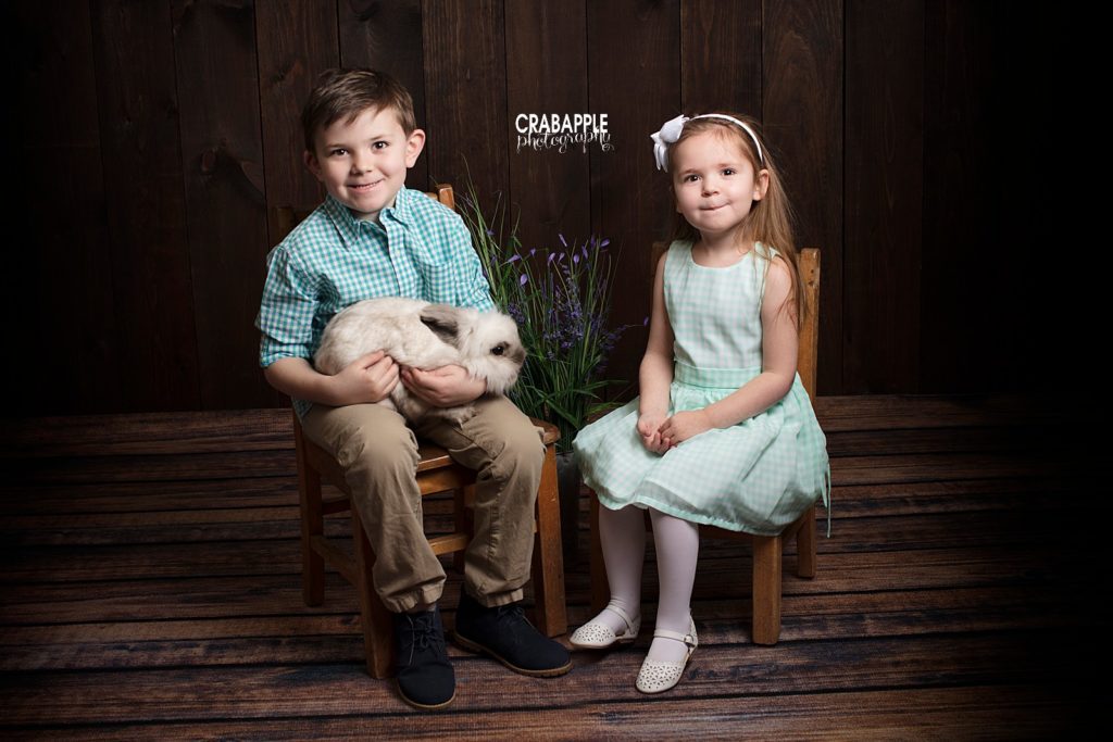 sibling easter photos with live bunny 