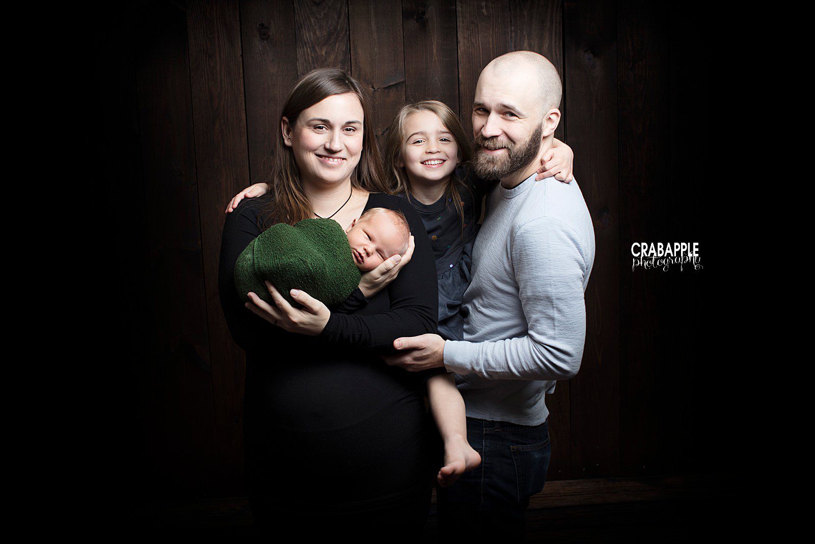 southern new hampshire family portraits with newborn
