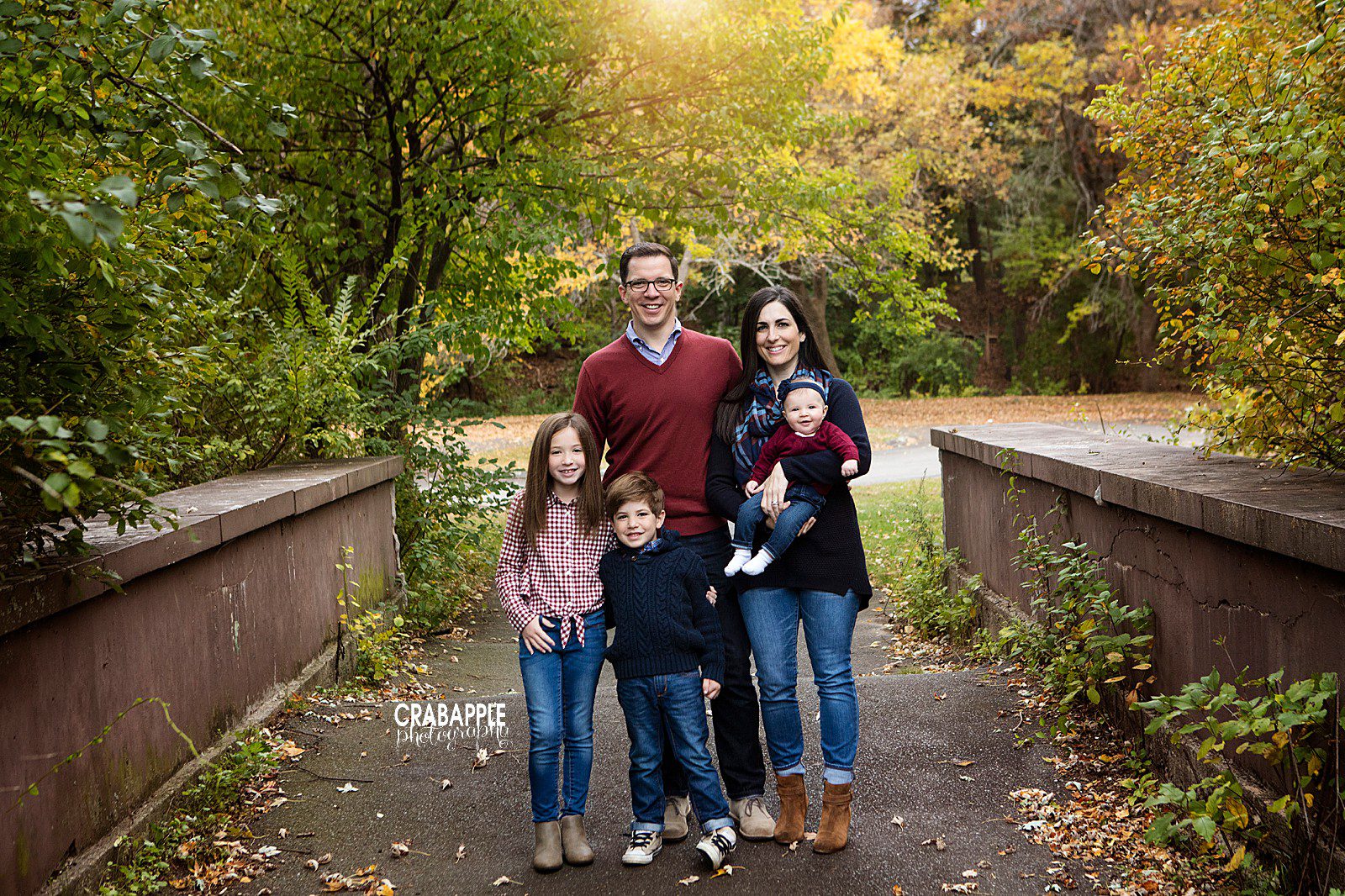 outdoor fall family pictures massachusetts