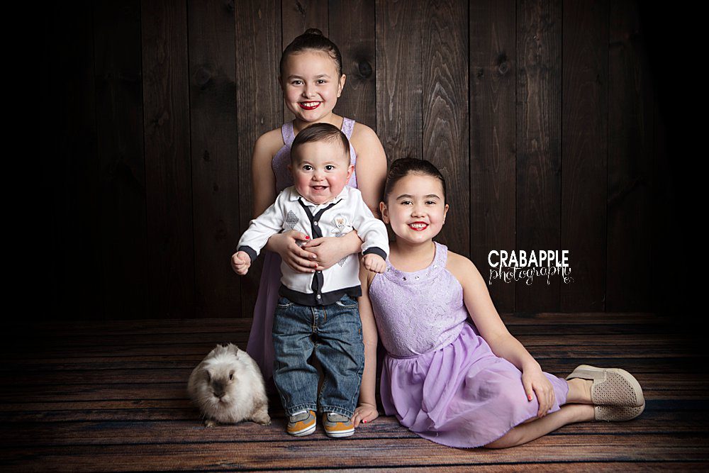 sibling portraits with live bunny