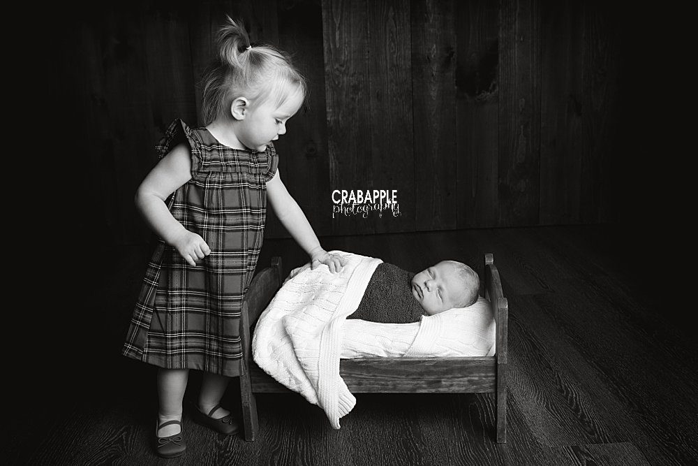 black and white sibling portrait inspiration