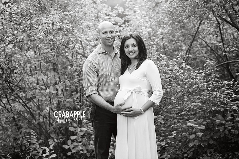 black and white maternity photo ideas