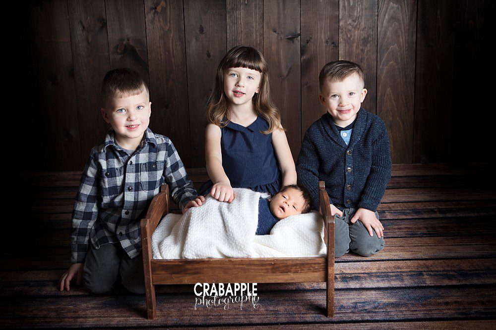 sibling photos with four siblings