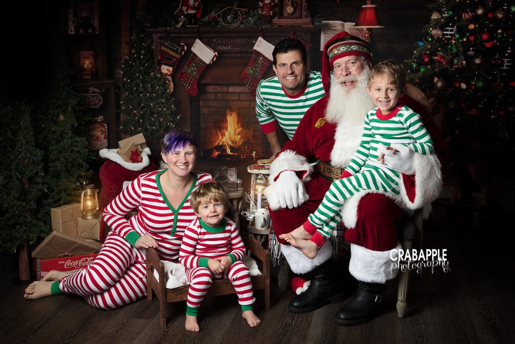 family pictures with santa claus