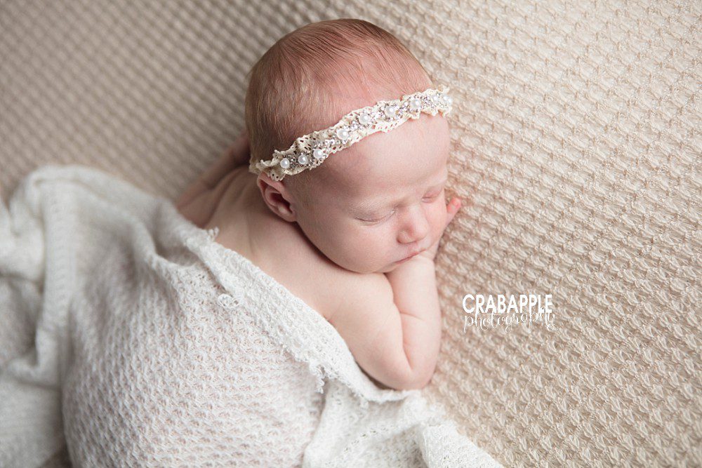 sweet and simple new baby photos