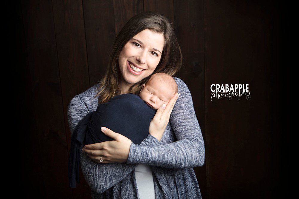 mom and newborn pictures