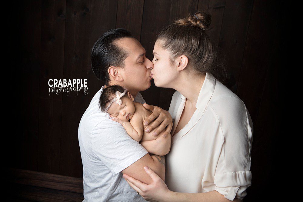 family portraits with newborn ideas