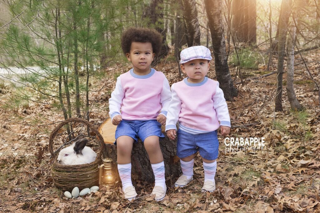 outdoor sibling photos with easter bunny