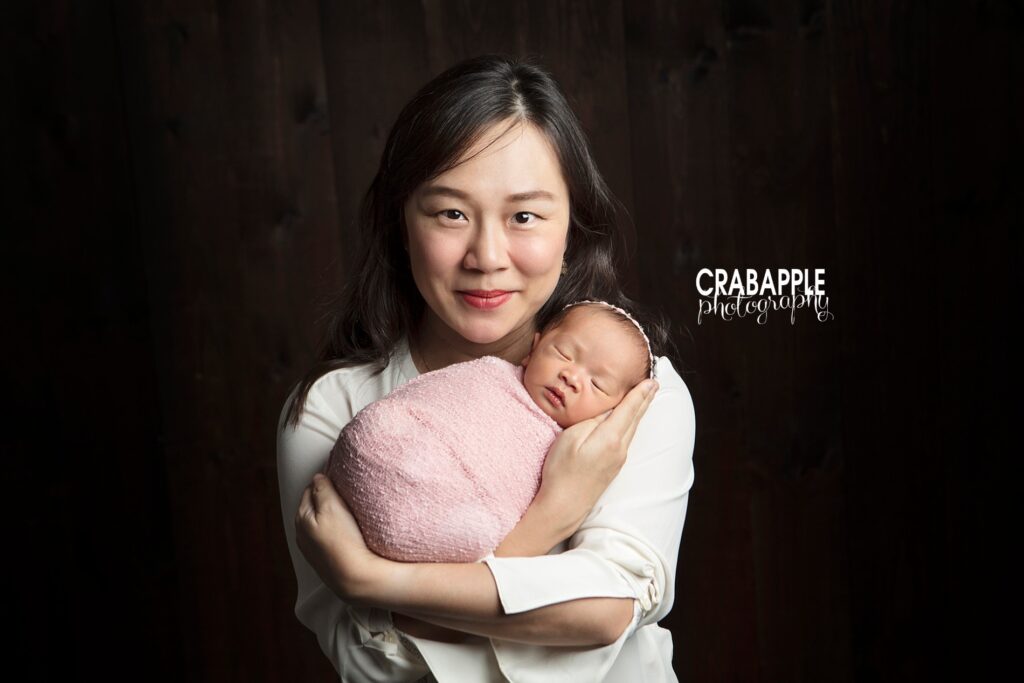 newborn pictures with mom