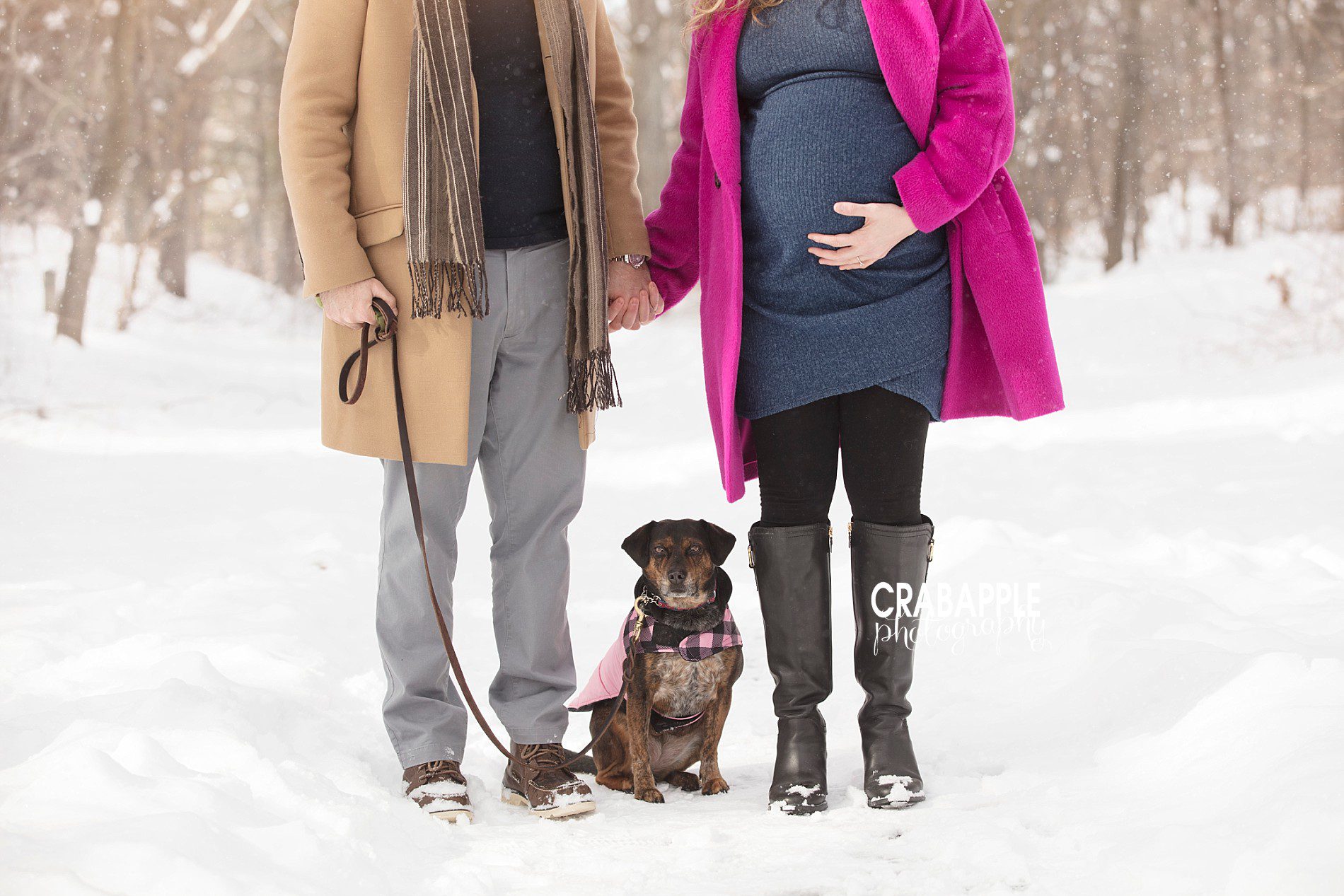outdoor winter snowy maternity pictures