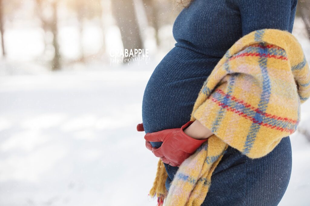 winter pregnancy announcement photo ideas