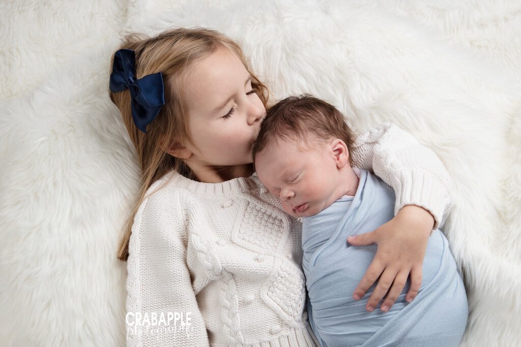 tewksbury newborn photos with sibling