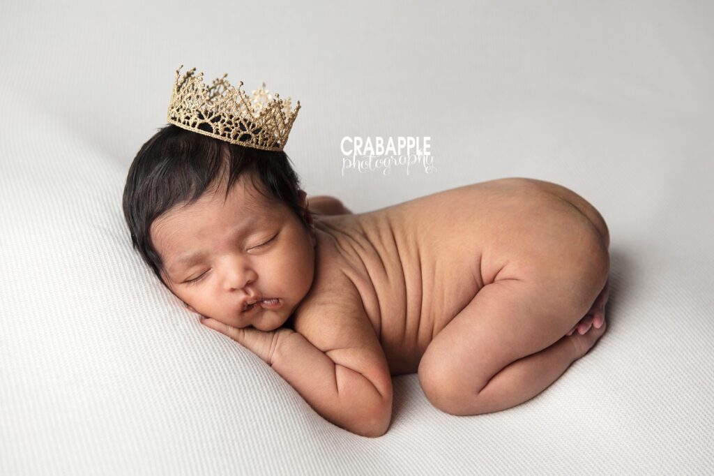tewksbury newborn photography with crown