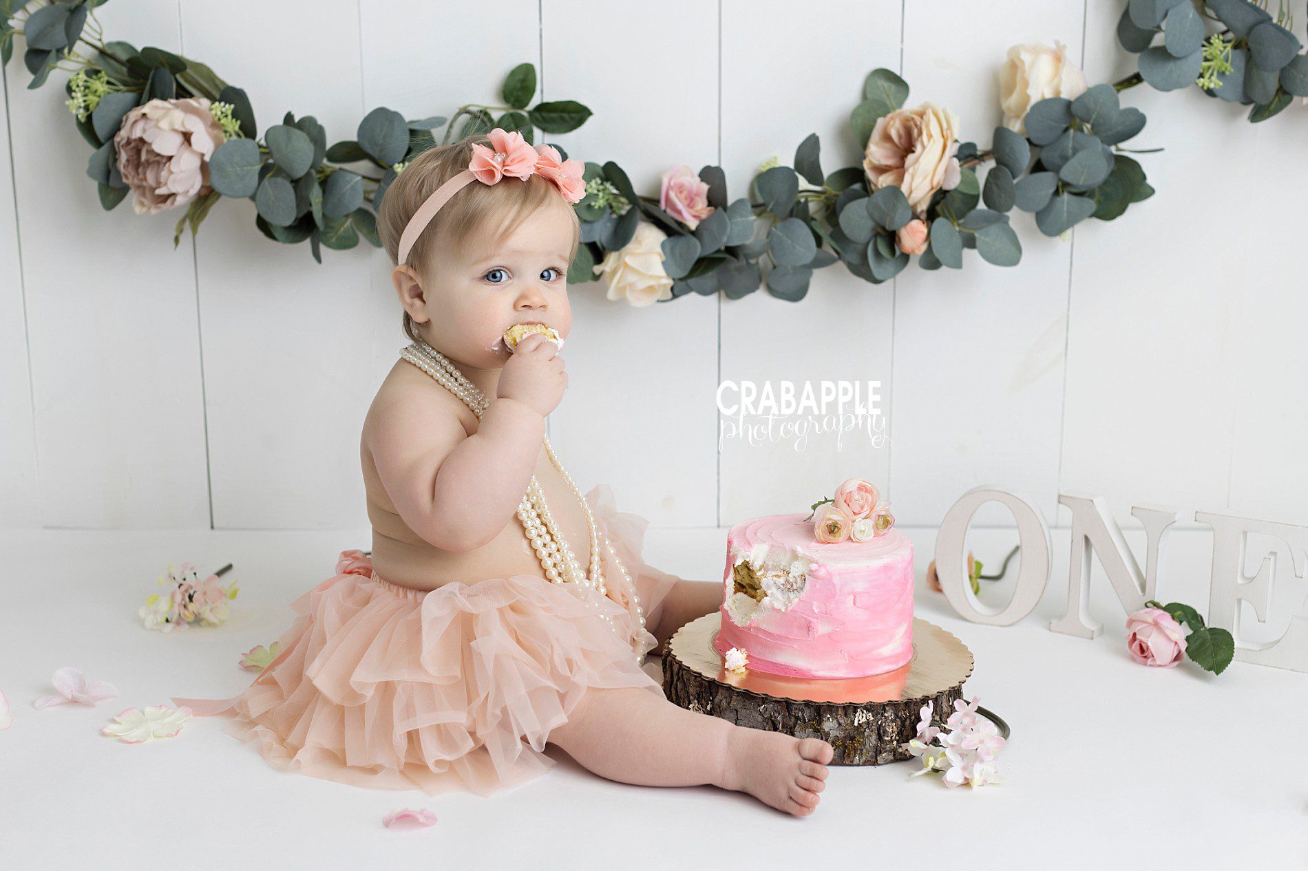 Bradford Cake Smash Photos :: Miss L · Crabapple Photography