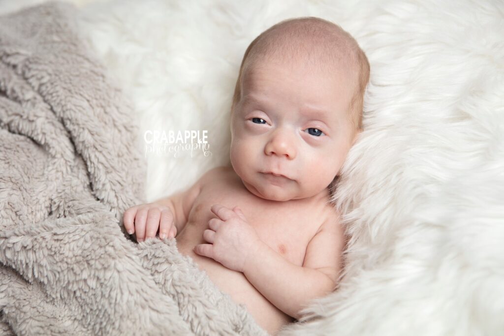 newborn photo ideas awake baby