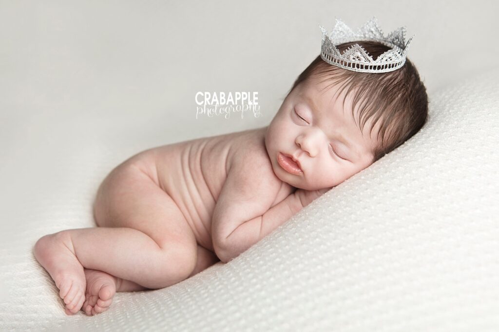 newborn pictures with crown