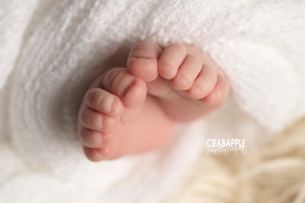 newborn toes photos
