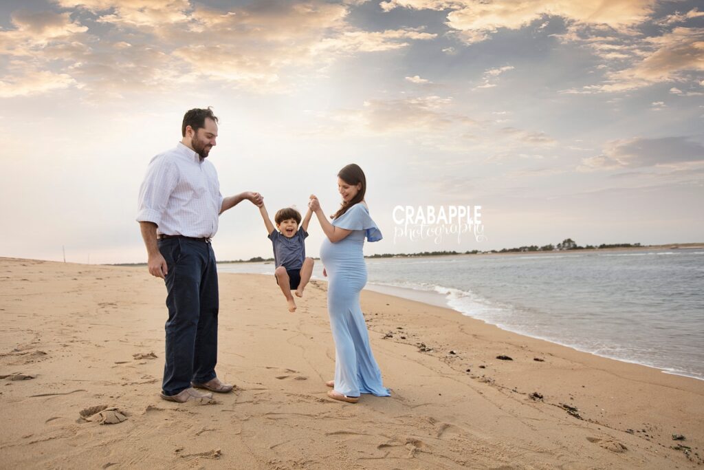 family maternity photos with toddler