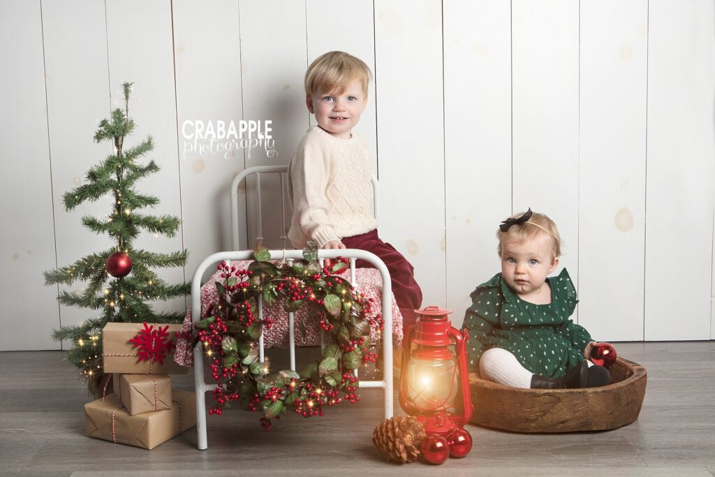 sibling portraits for holidays