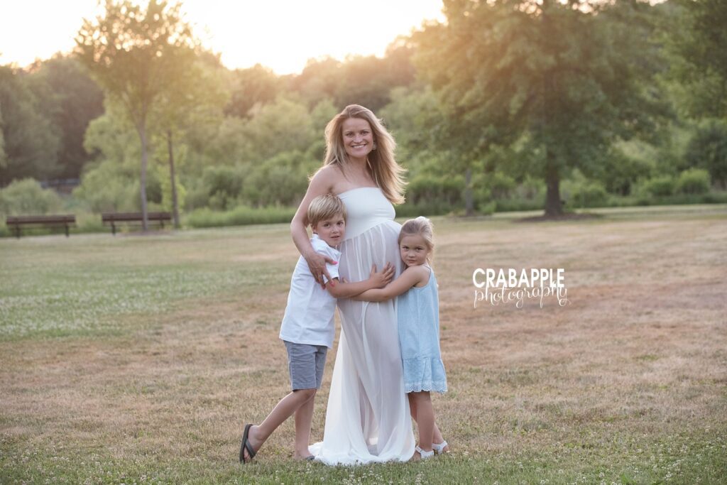 outdoor maternity pictures