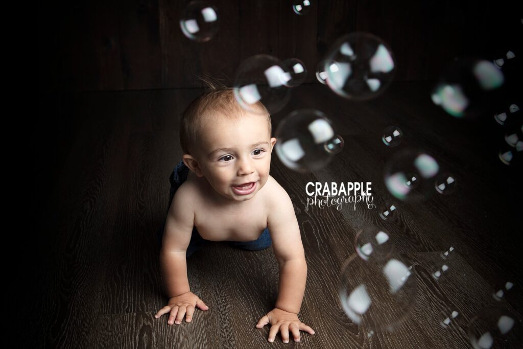 baby portraits with bubbles