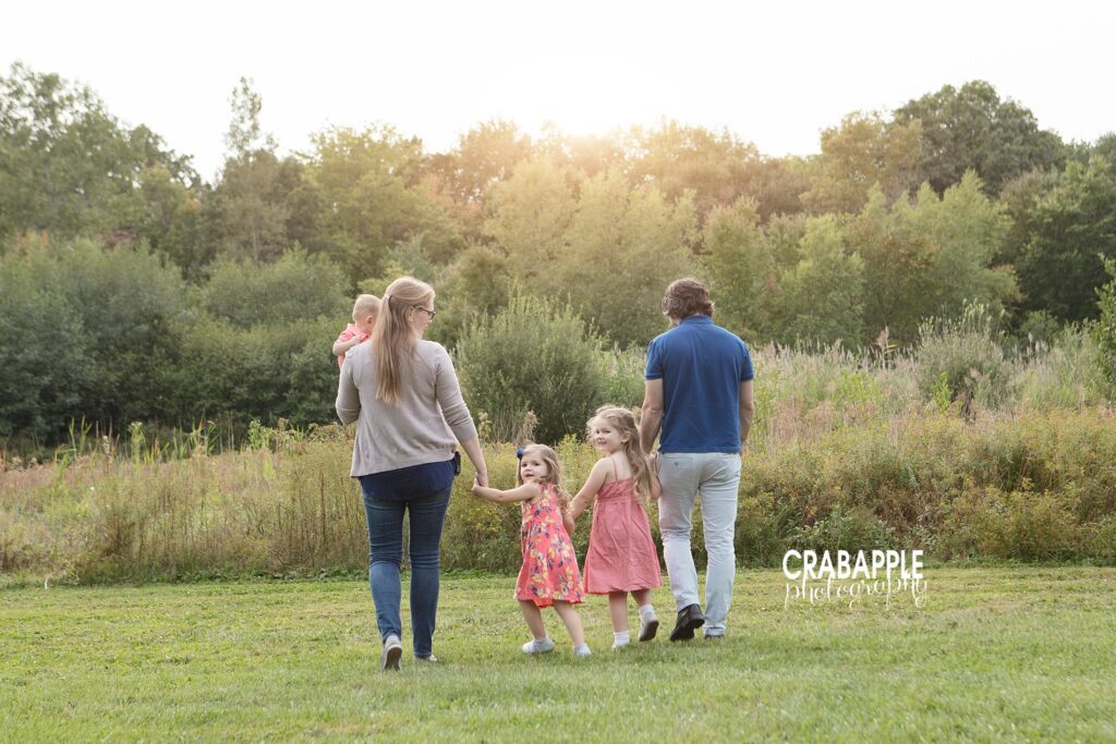 outdoor family picture ideas