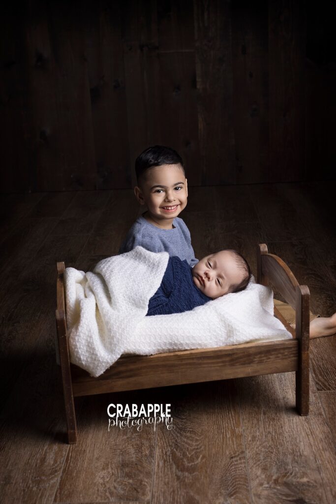 newborn pictures with older brother