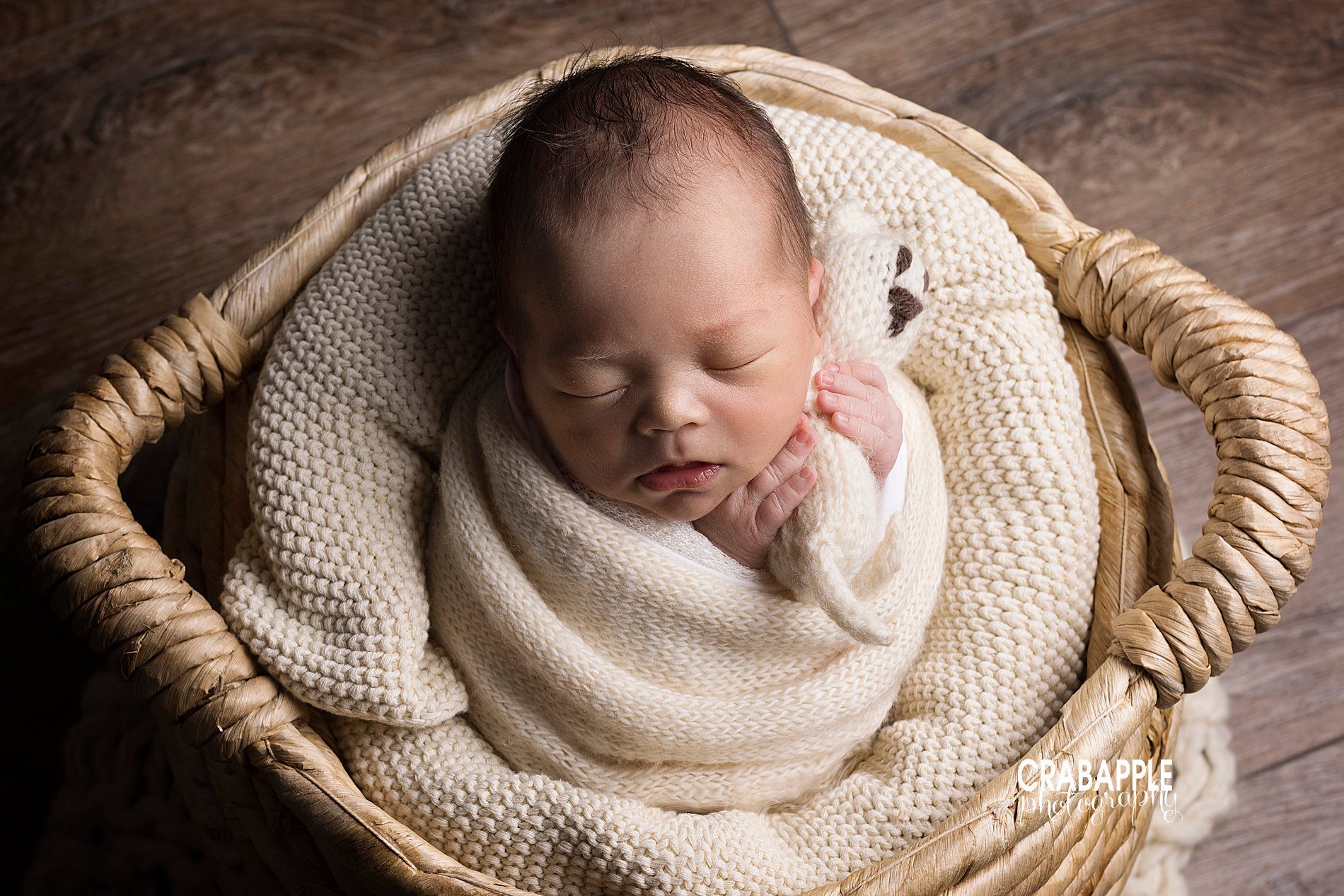 Creative newborn baby boy photography props and accessories.