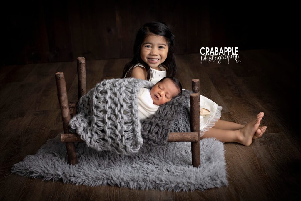 Melrose Newborn photos with sibling