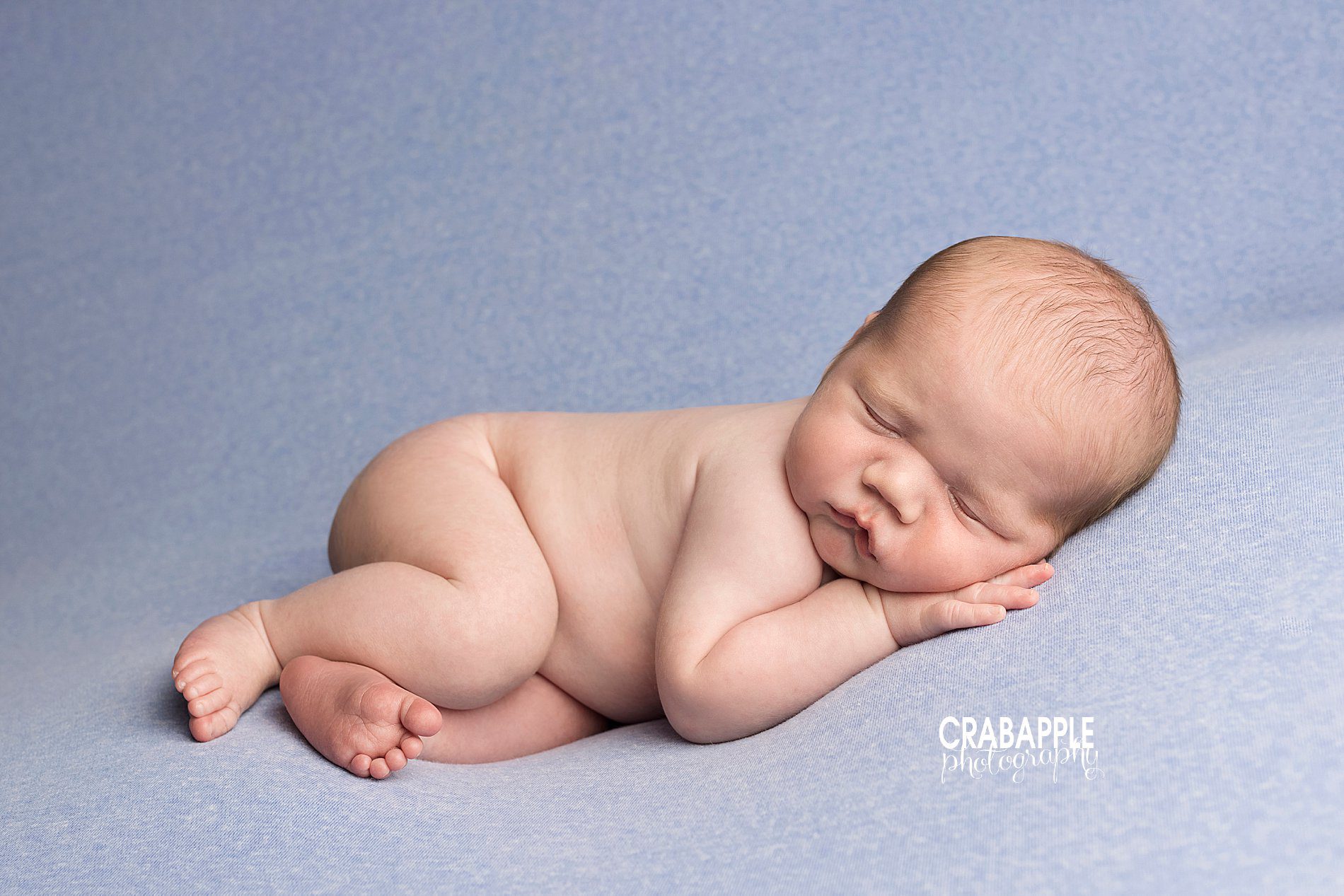 Clean and simple ideas for newborn portraits