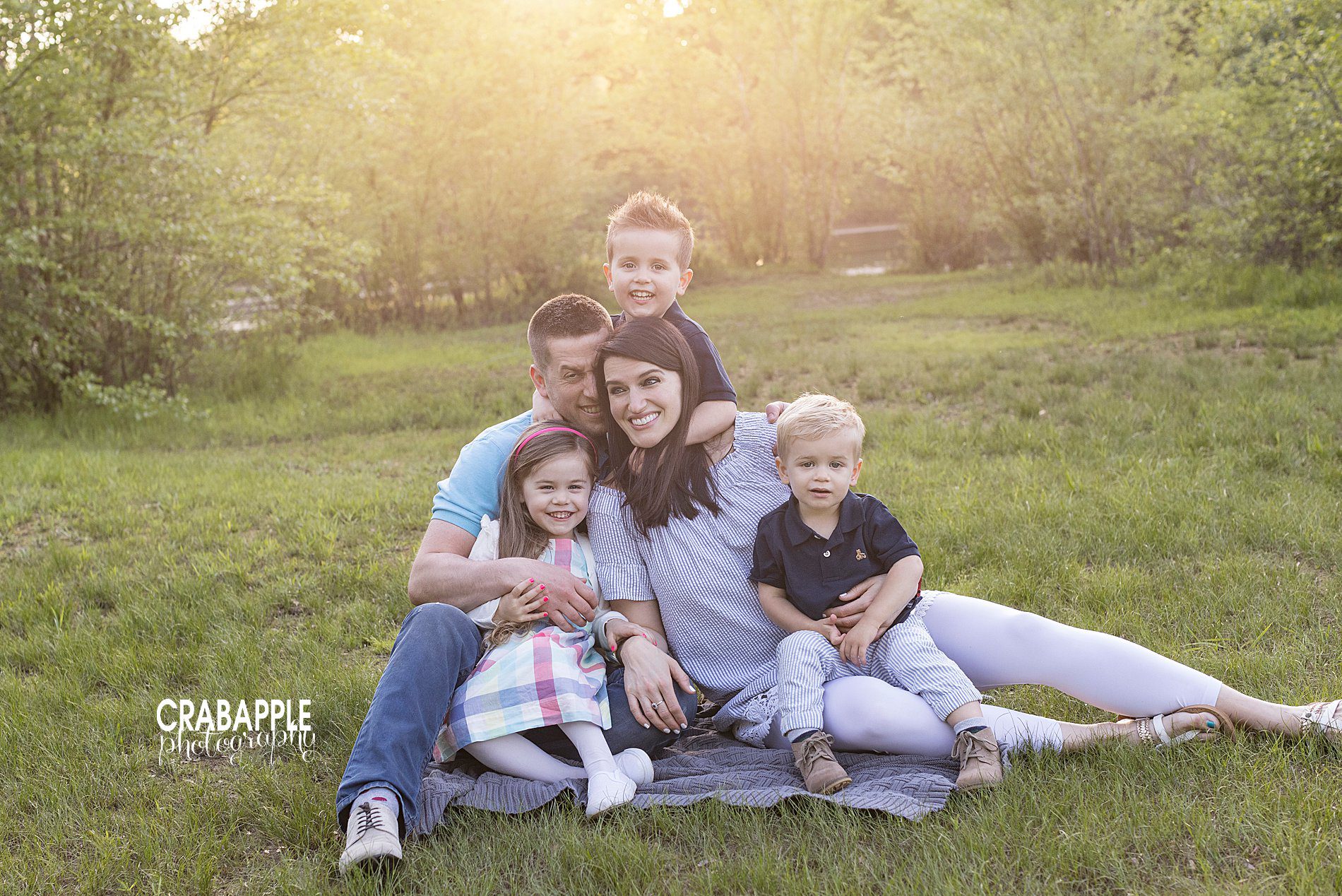 Creative and fun family pictures for spring