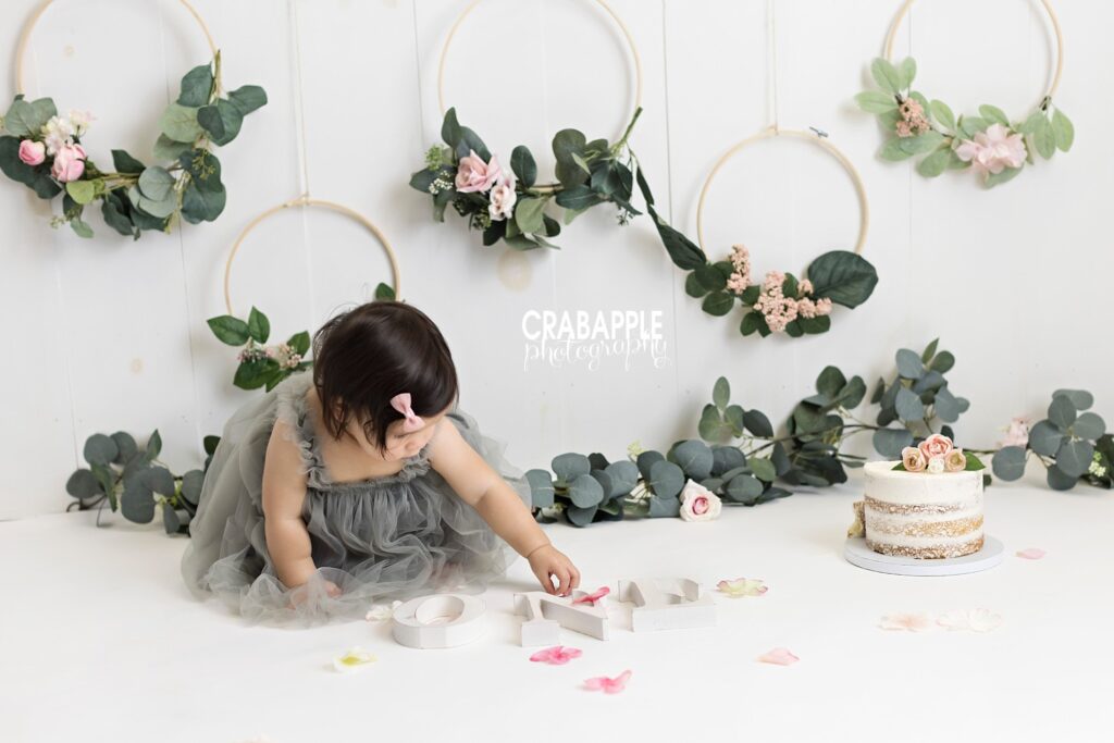 cake smash pictures with flowers