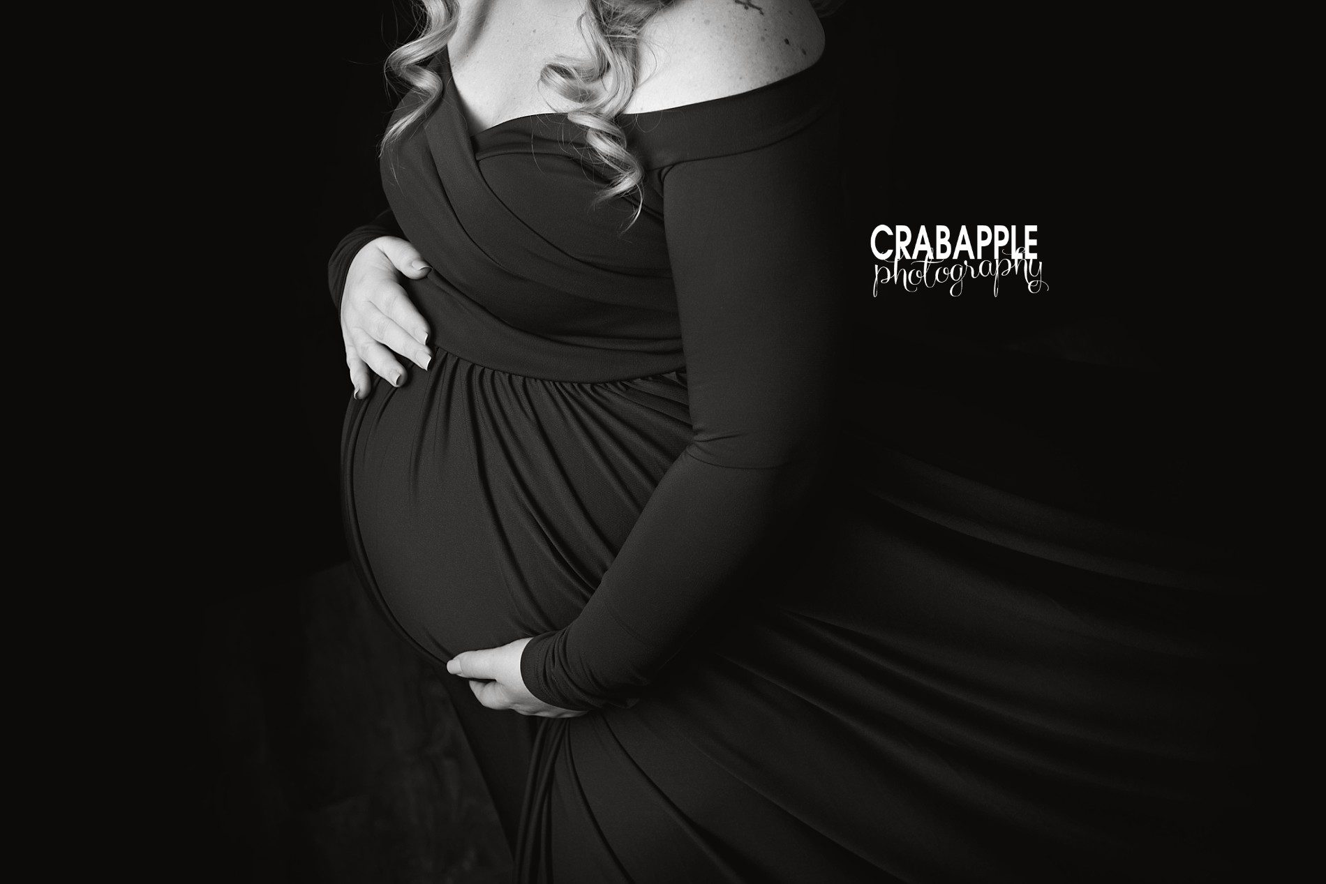black and white maternity portraits