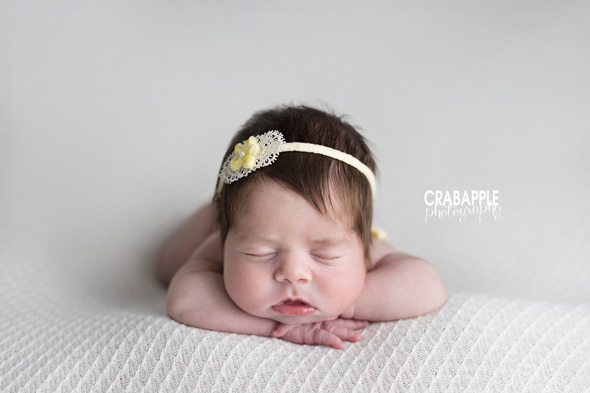 pose ideas for newborn baby portraits