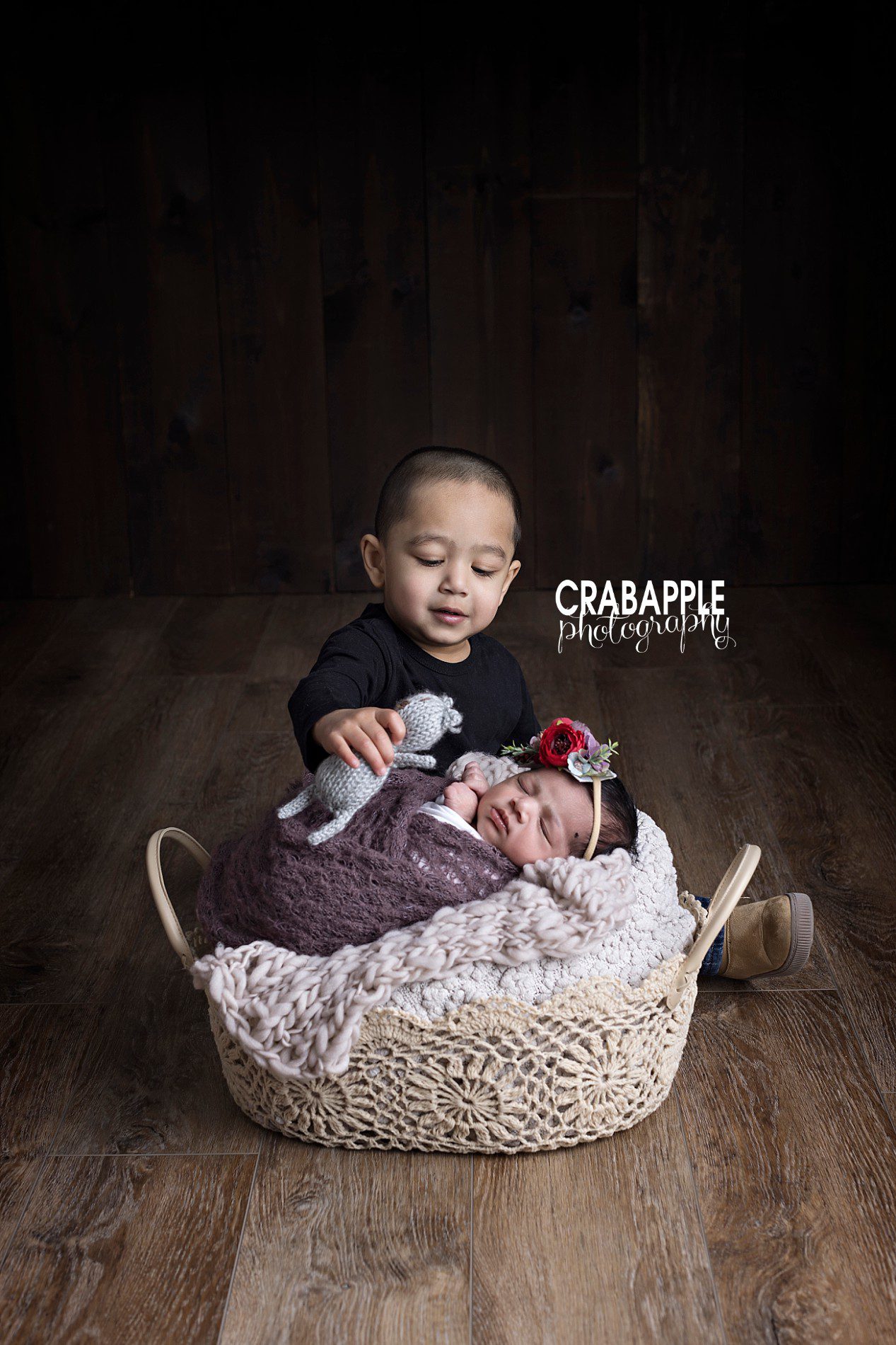 newborn photos with sibling