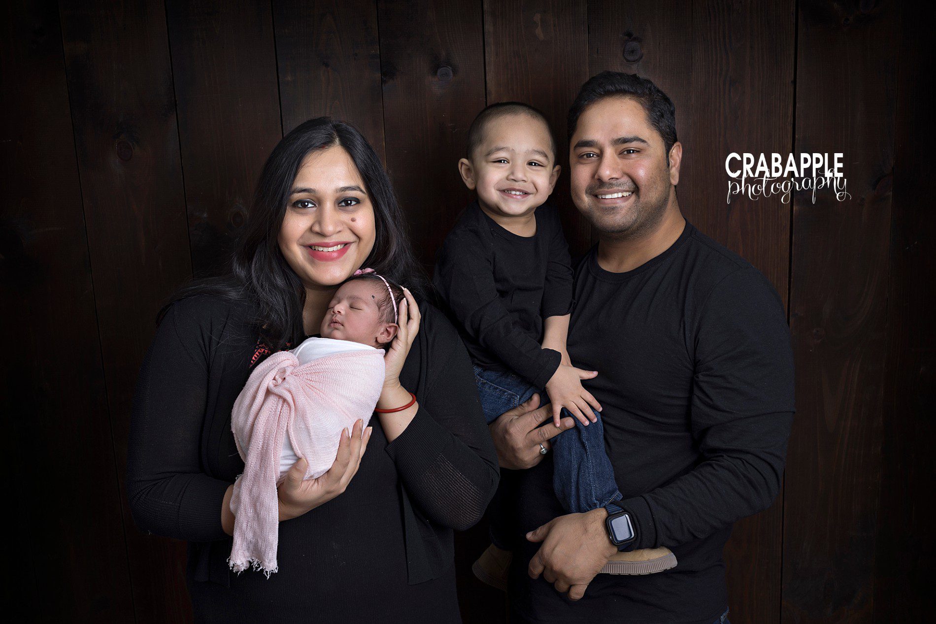 family portraits with newborn