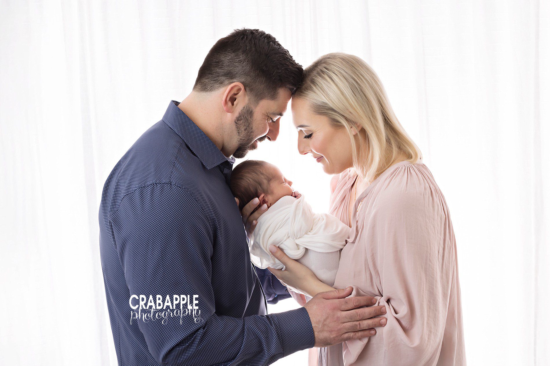 bright and airy newborn photos family pictures