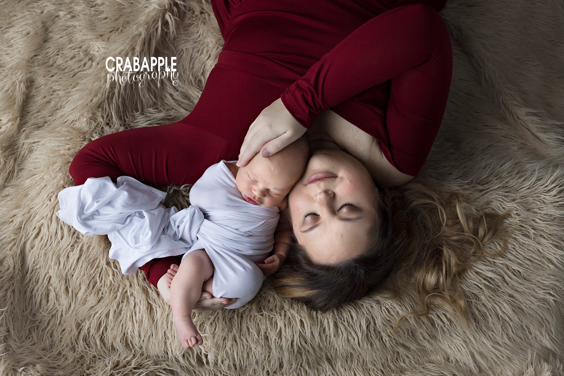 pose ideas for mom and newborn