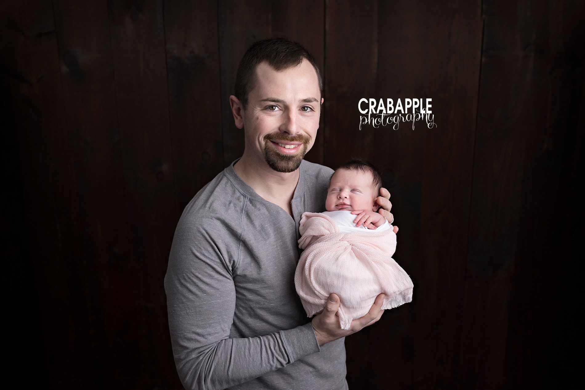 father and daughter newborn photo ideas