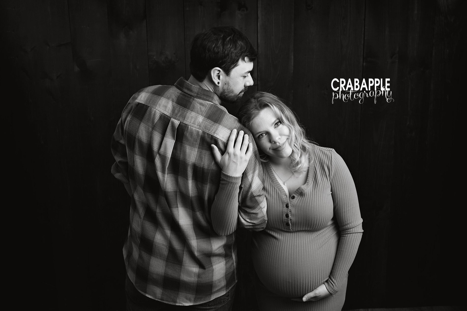 black and white pregnancy photos