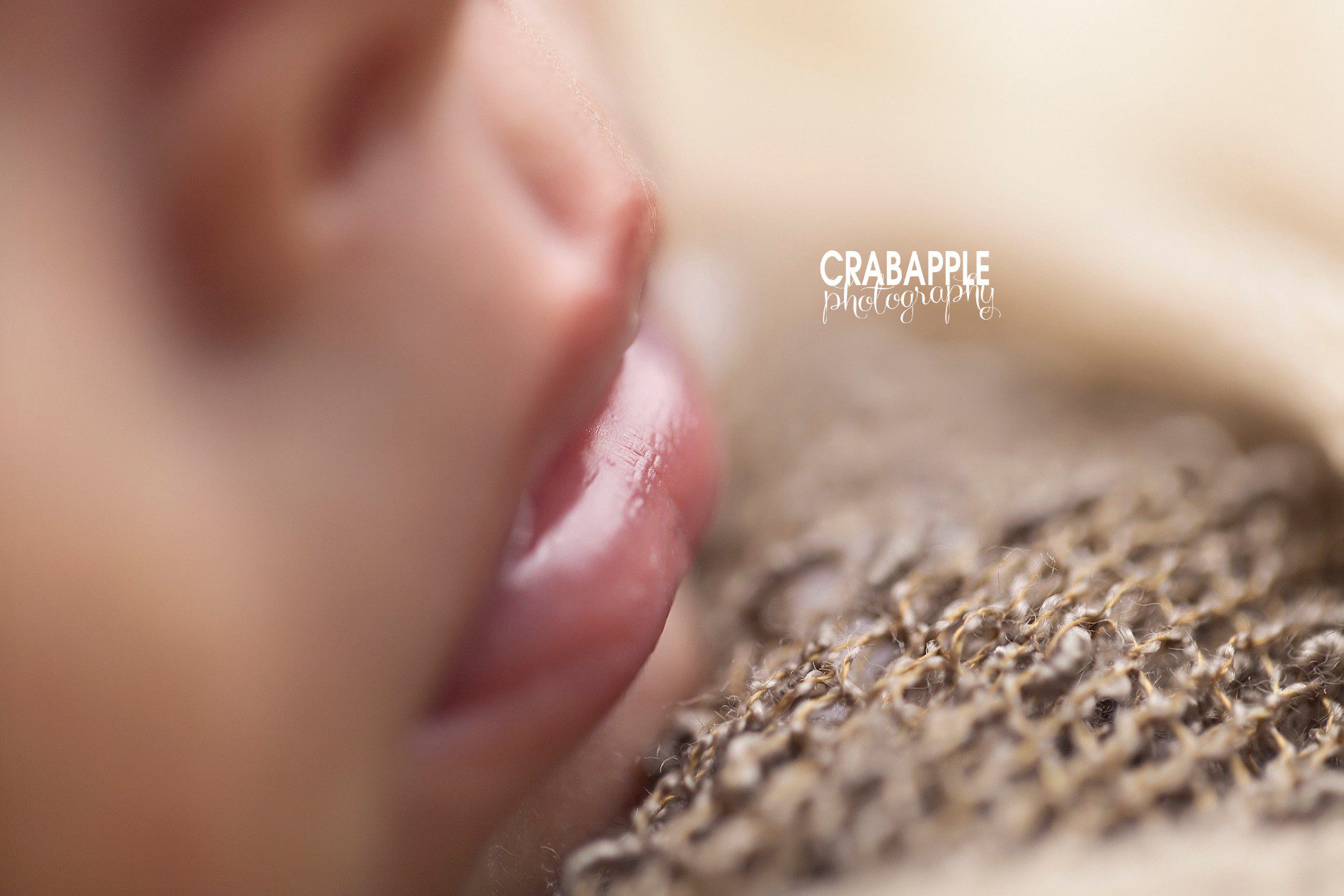 macrophotography close up detail portraits newborn lips