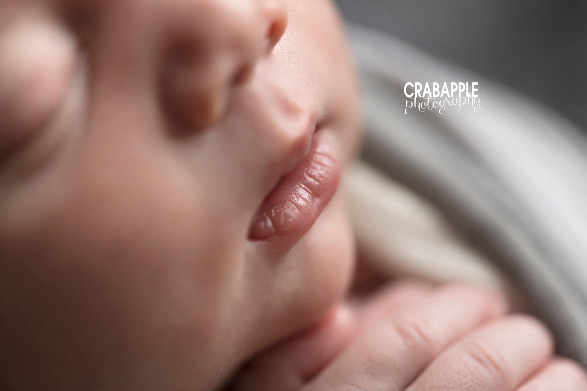 detail photos for newborns lips