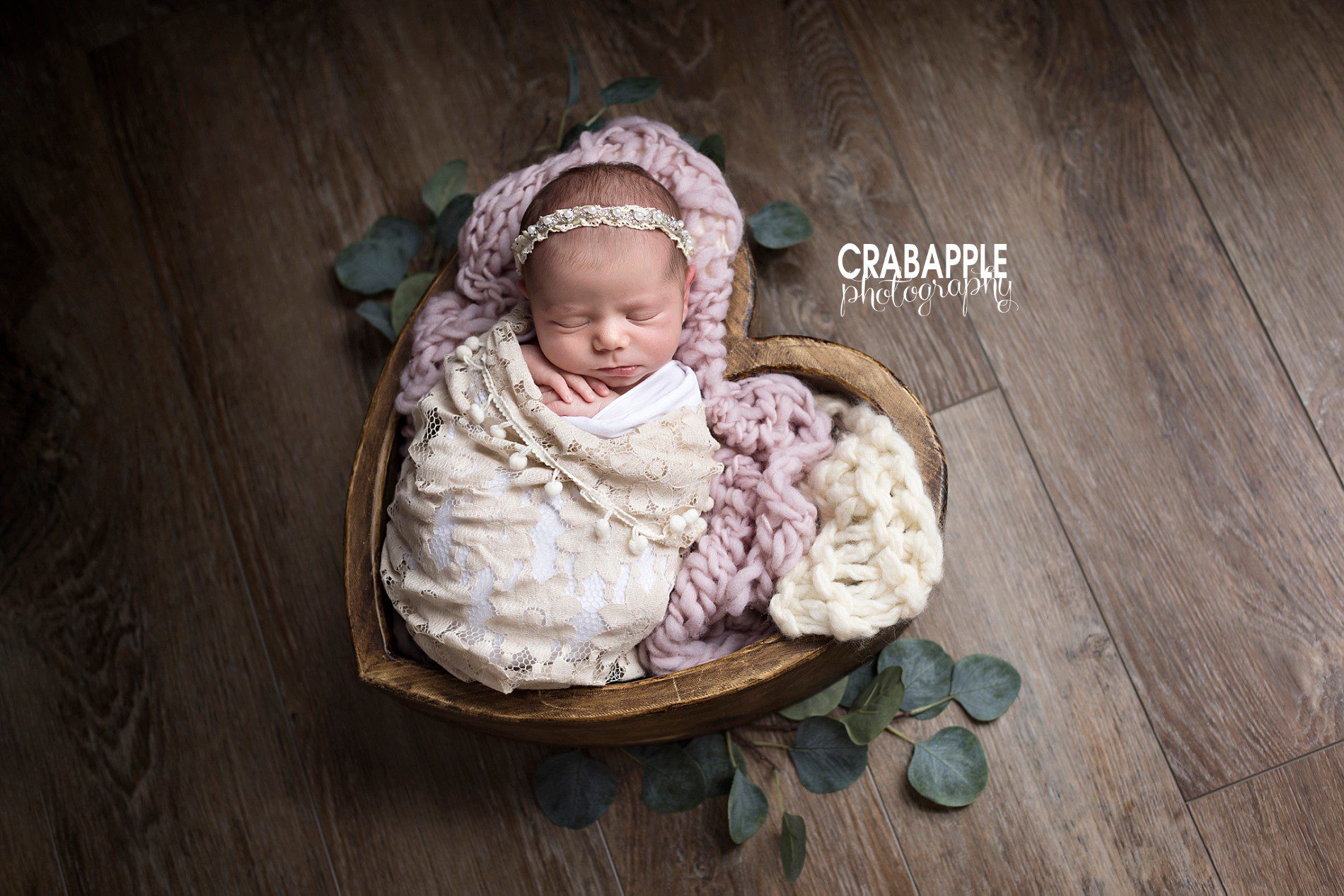 https://crabapplephotography.com/2023/09/13/pastel-newborn-photo-styling-miss-r/