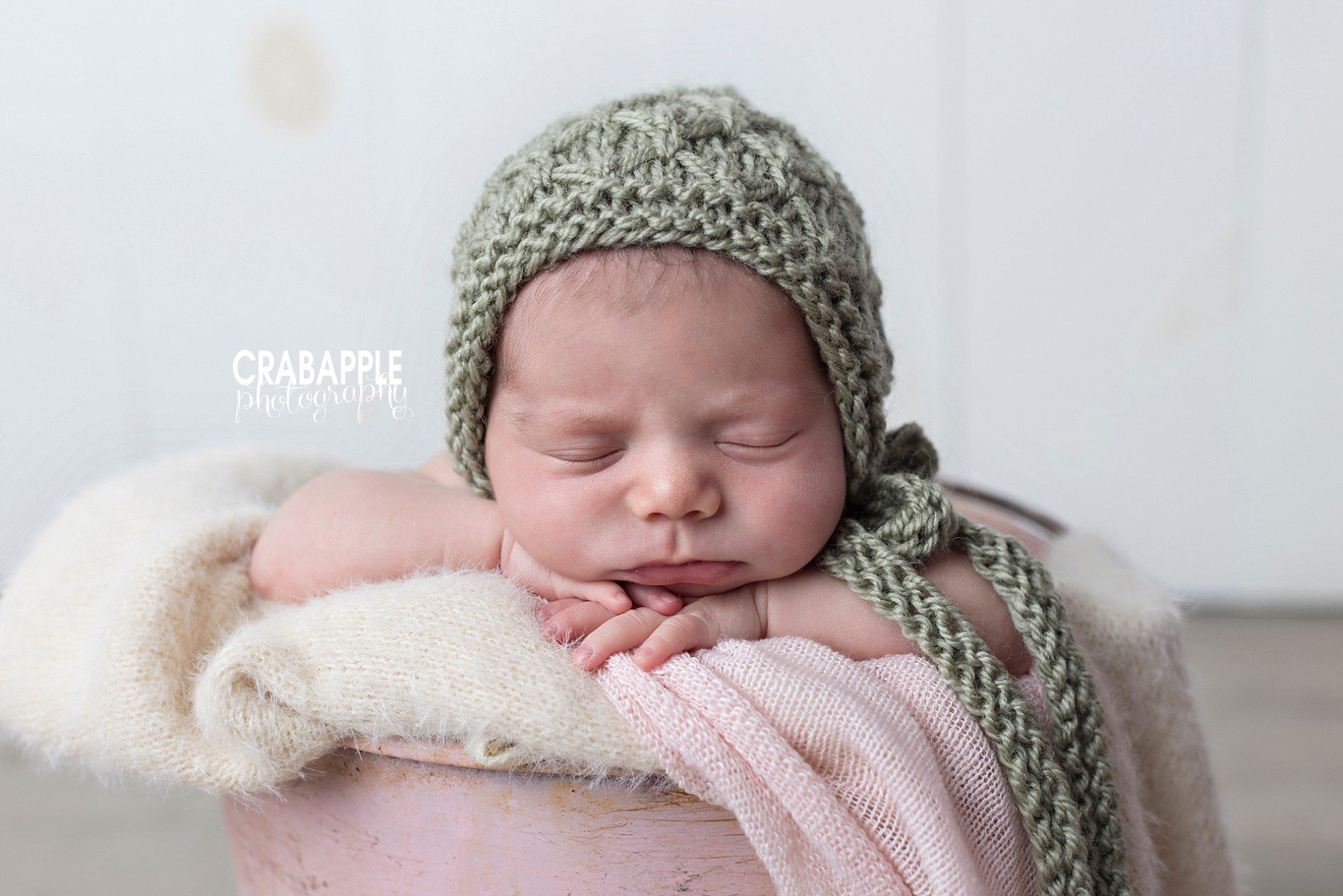 ideas for poses for newborn photos