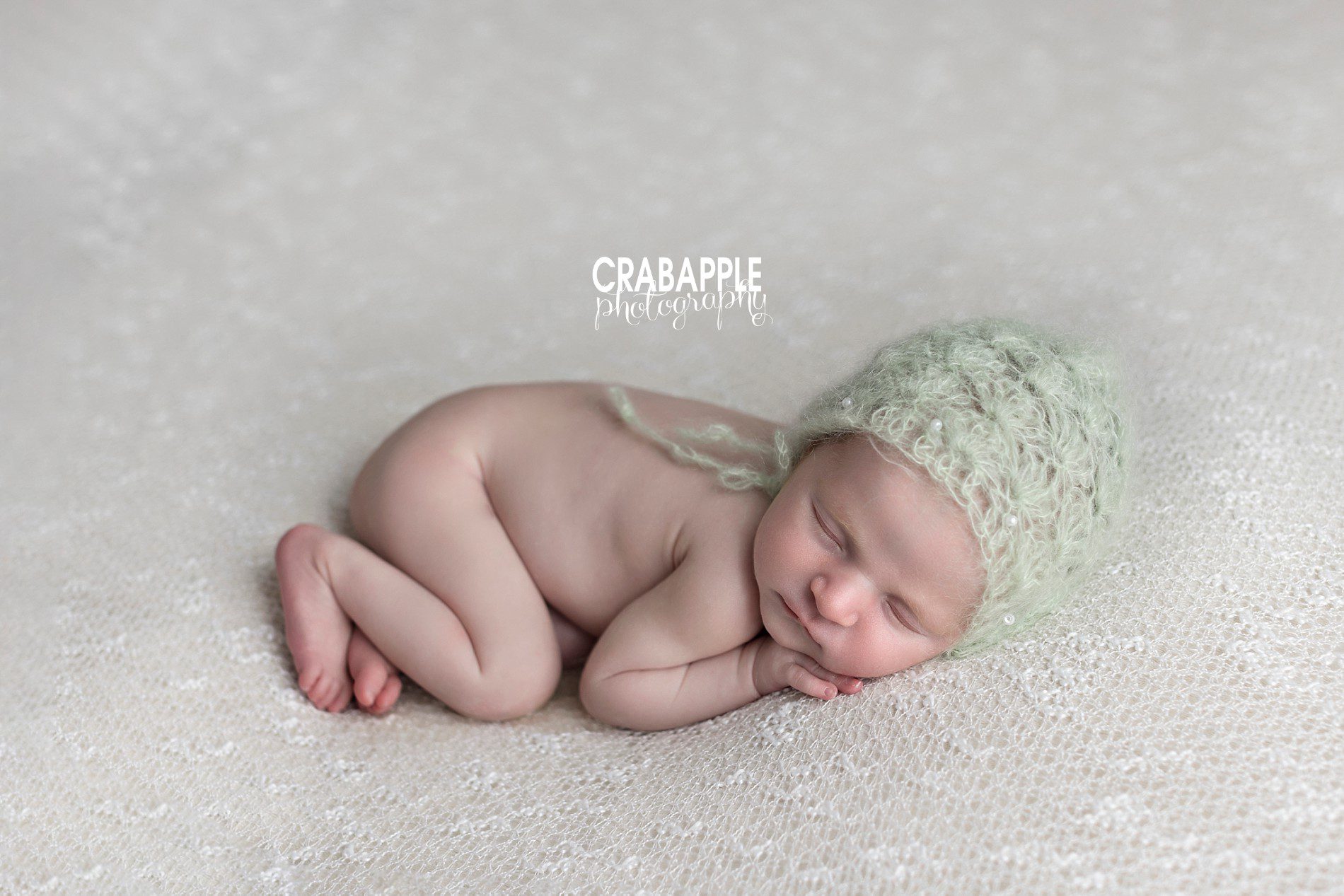 sweet and simple newborn photos with no props