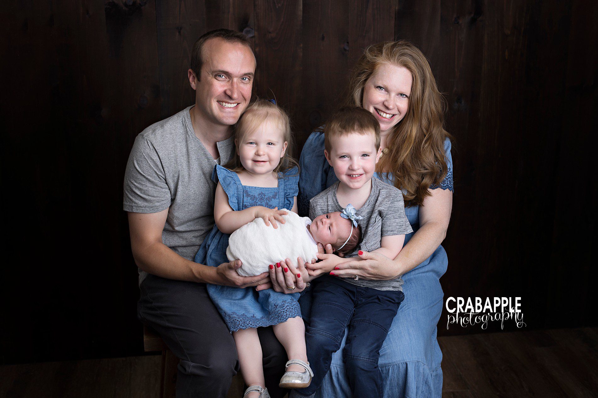 family portrait ideas with newborn baby and toddlers